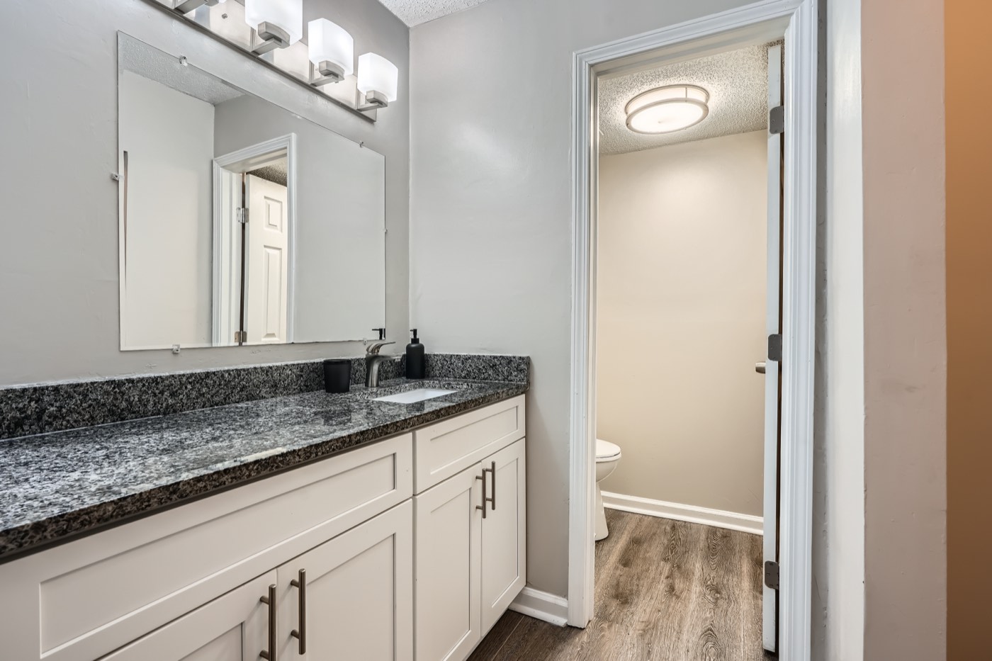 Crest at East Cobb unit 1812B photo 11