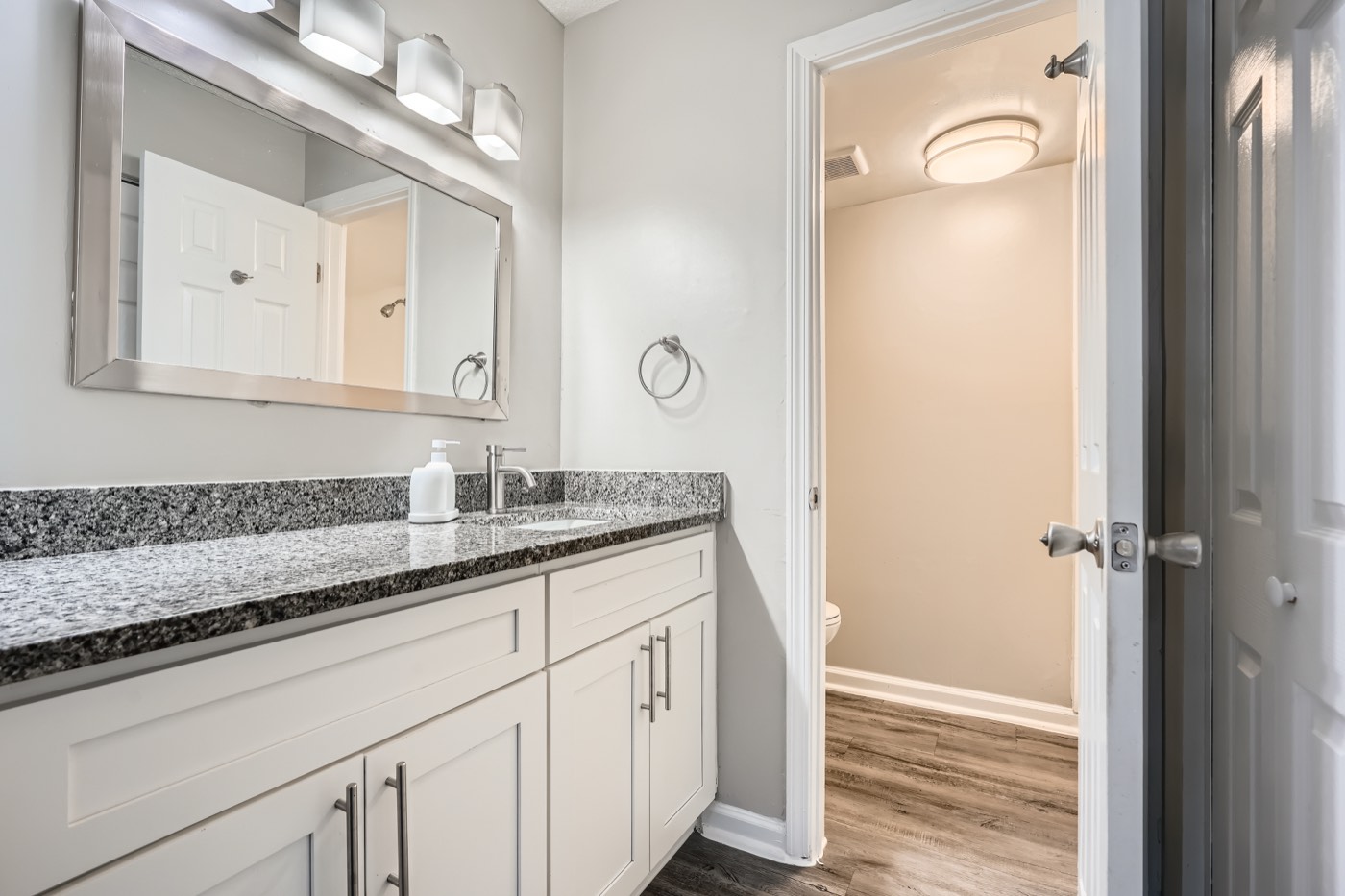 Crest at East Cobb unit 1820E photo 12