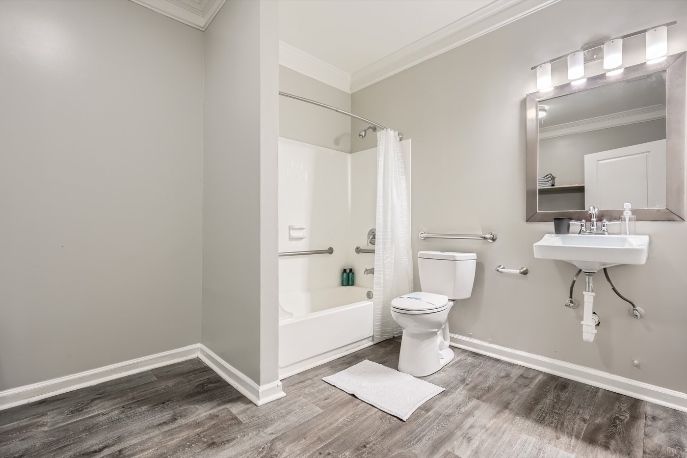 Crest at East Cobb unit 1826E photo 12