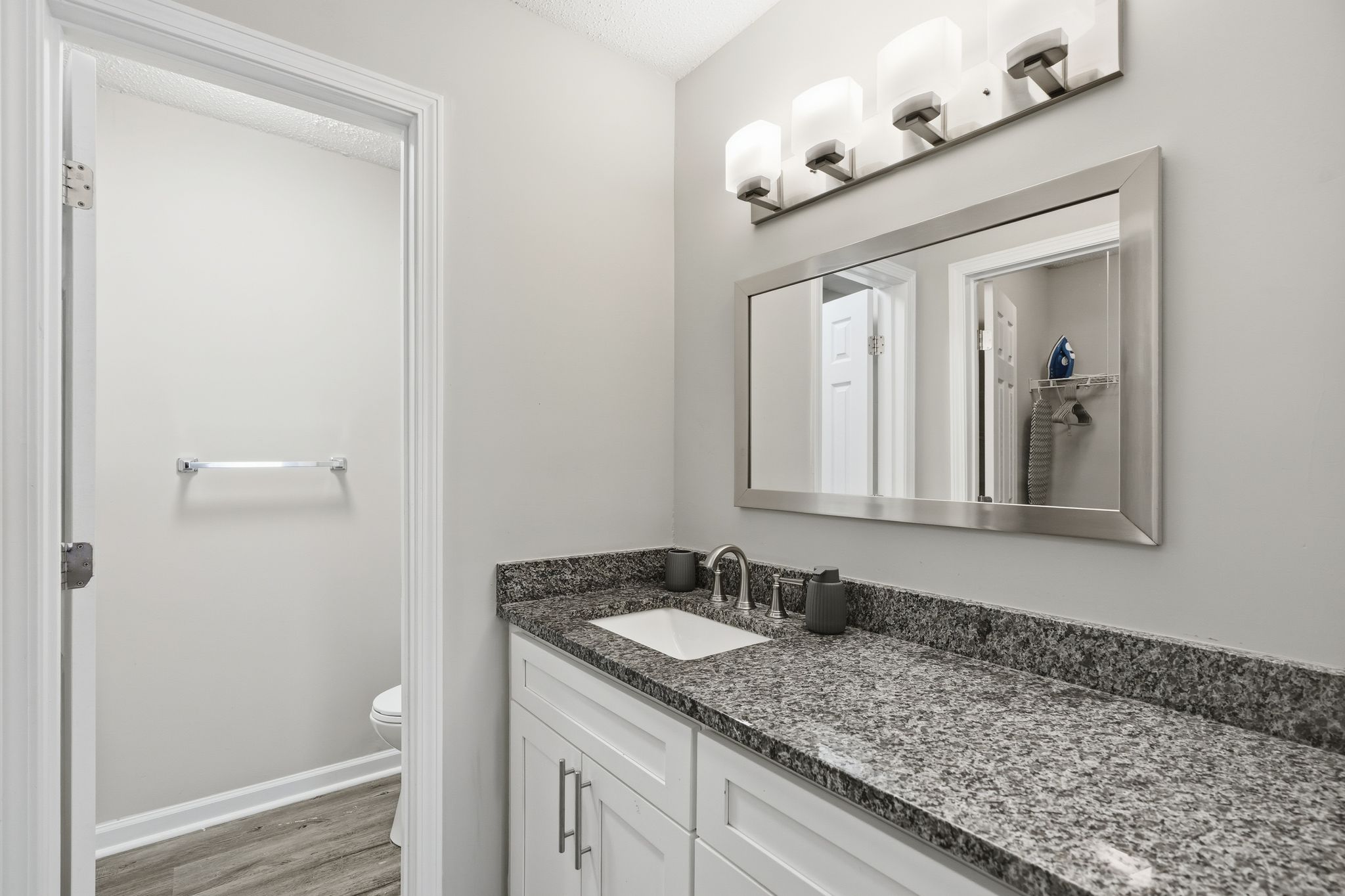 Crest at East Cobb unit 1828K photo 9